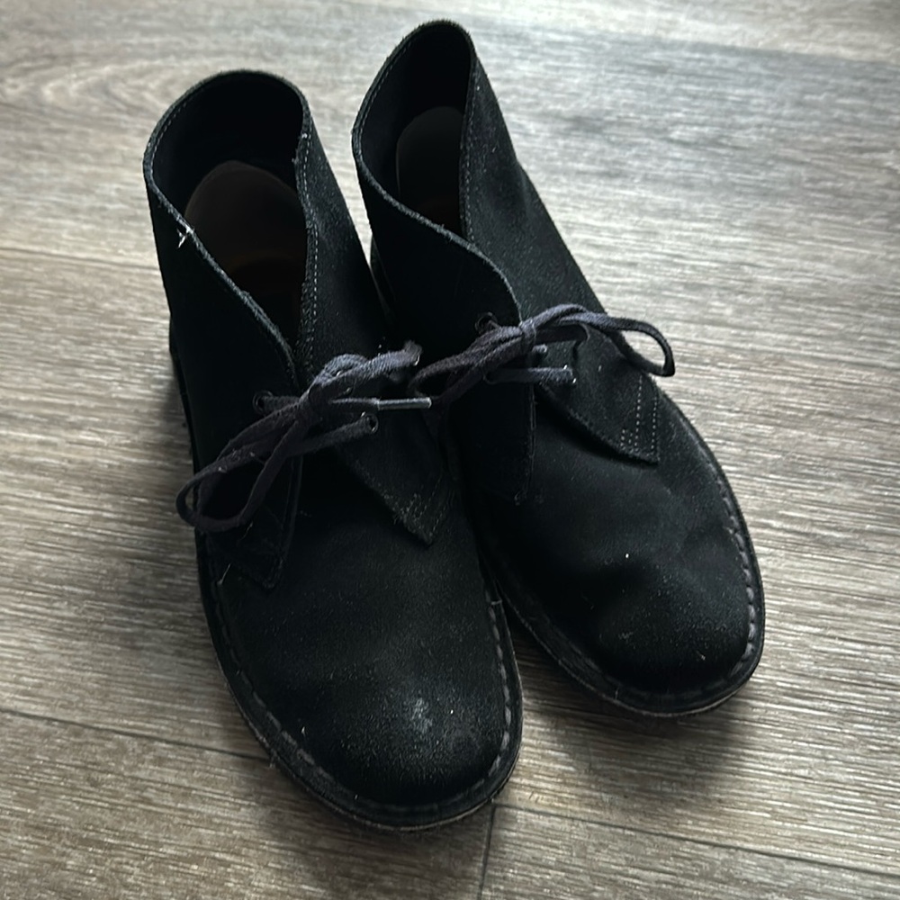 Clark’s Desert Boots Black Suede